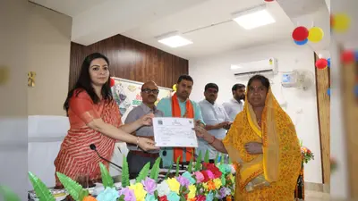 अरवल में अभियान बसेरा-2 के तहत 40 भूमिहीन परिवारों को मिला वासगीत पर्चा