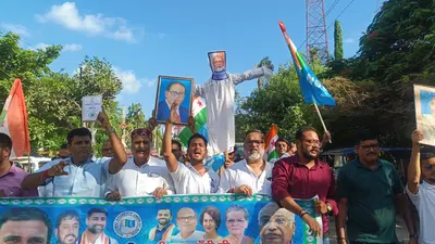 पेपर लीक और छात्रों पर लाठीचार्ज के विरोध में एनएसयूआई का आक्रोश मार्च, फूंका प्रधानमंत्री का पुतला