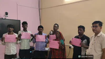 भोजपुर : तरारी में अभियान बसेरा की पहल, 9 भूमिहीन परिवारों को मिला तीन-तीन डिसमिल जमीन का पर्चा