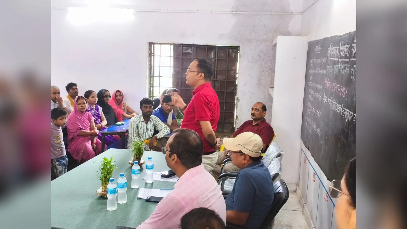 बक्सर में ज्ञानार्जन अभियान को मिली रफ्तार, अभिभावक-शिक्षक संगोष्ठी में बच्चों के सर्वागीण विकास पर हुआ मंथन