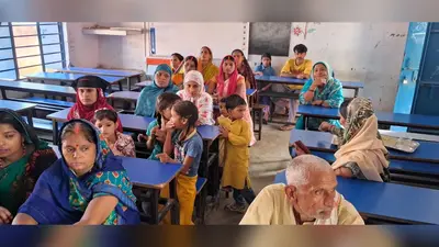 टिकारी : आदर्श मध्य विद्यालय में शिक्षक-अभिभावक संगोष्ठी, समावेशी शिक्षा पर हुई चर्चा