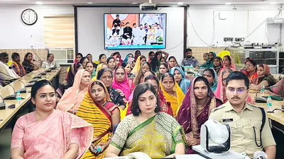 'सेवा, संकल्प, समर्पण' के 100 दिन पूरे, बक्सर में उपलब्धियों का रिपोर्ट कार्ड पेश; उत्कृष्ट कर्मियों और प्रतिभाओं का हुआ सम्मान
