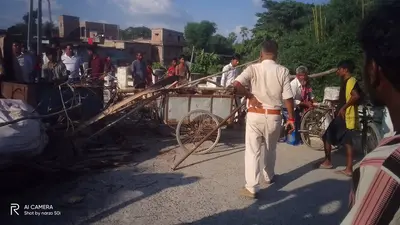 Ujiarpur News: ई-रिक्शा की टक्कर से पांच वर्षीय बच्ची की मौत, आक्रोशित ग्रामीणों ने किया सड़क जाम