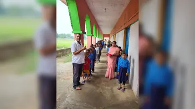 बक्सर में सुरक्षित शनिवार पर बच्चों को आकाशीय बिजली से बचाव की दी गई जानकारी