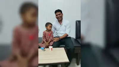 राजेश मार्डी ने थैलेसीमिया पीड़ित बच्ची सिनगो हेंब्रम को लिया गोद