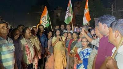 रामगढ़: कांग्रेस ने निकाला विजय मार्च, छात्रों को लड्डू खिलाकर मनाई खुशी