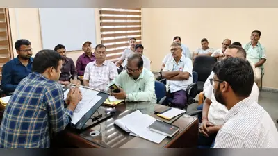 नवादा में बस मालिकों को चेतावनी: डीटीओ बोले- तय बस स्टैंड से ही करें परिचालन, नियम तोड़ने पर होगी कार्रवाई