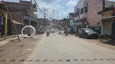 मधेपुरा शहर की सड़कों पर धूल का कहर, आंखों में जलन, सांस लेने में दिक्कत, कारोबार भी प्रभावित, नगर परिषद पर उठे सवाल
