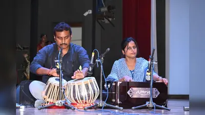 मोतिहारी में सेवा संकल्प समर्पण के 100 दिन पर भव्य समारोह, 10 उत्कृष्ट शिक्षकों समेत कलाकार सम्मानित