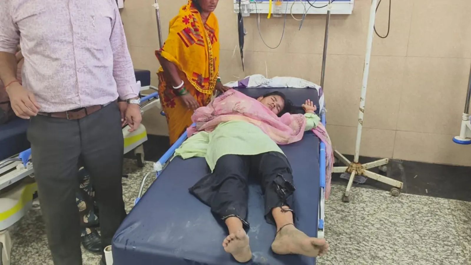 ये 24 साल की आयुषी है। (13).jpg