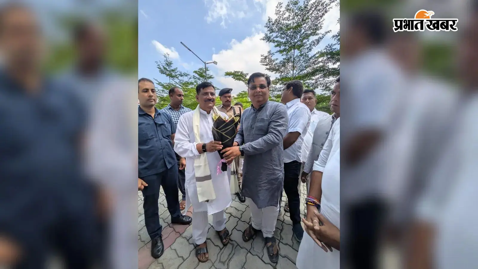 JDU के कार्यकारी अध्यक्ष संजय झा से मिले शिक्षक नेता ई. आनंद पुष्कर, शिक्षा और शिक्षक हितों पर हुई चर्चा