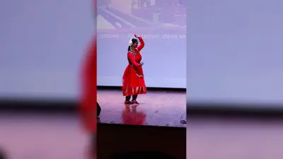 बेतिया में सरकार के 100 दिन पूरे होने पर सांस्कृतिक कार्यक्रम, उत्कृष्ट कार्य करने वाले 38 लोगों का सम्मान