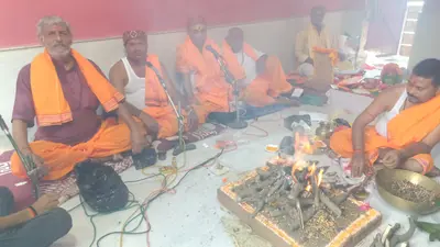 निभायी गयी सैकड़ों वर्ष पुरानी परंपरा, इंदुपुर महावीर जी मंदिर में वैदिक मंत्रोच्चार के साथ हुई वार्षिक ग्रामता पूजा