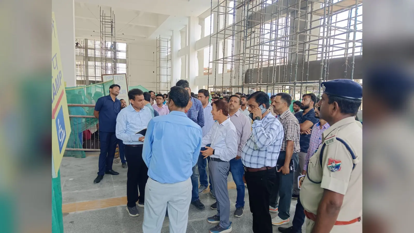 डीआरएम ने किया न्यू जलपाईगुड़ी वर्ल्ड क्लास स्टेशन का निरीक्षण, सेकेंड एंट्री आम यात्रियों के लिए शुरू