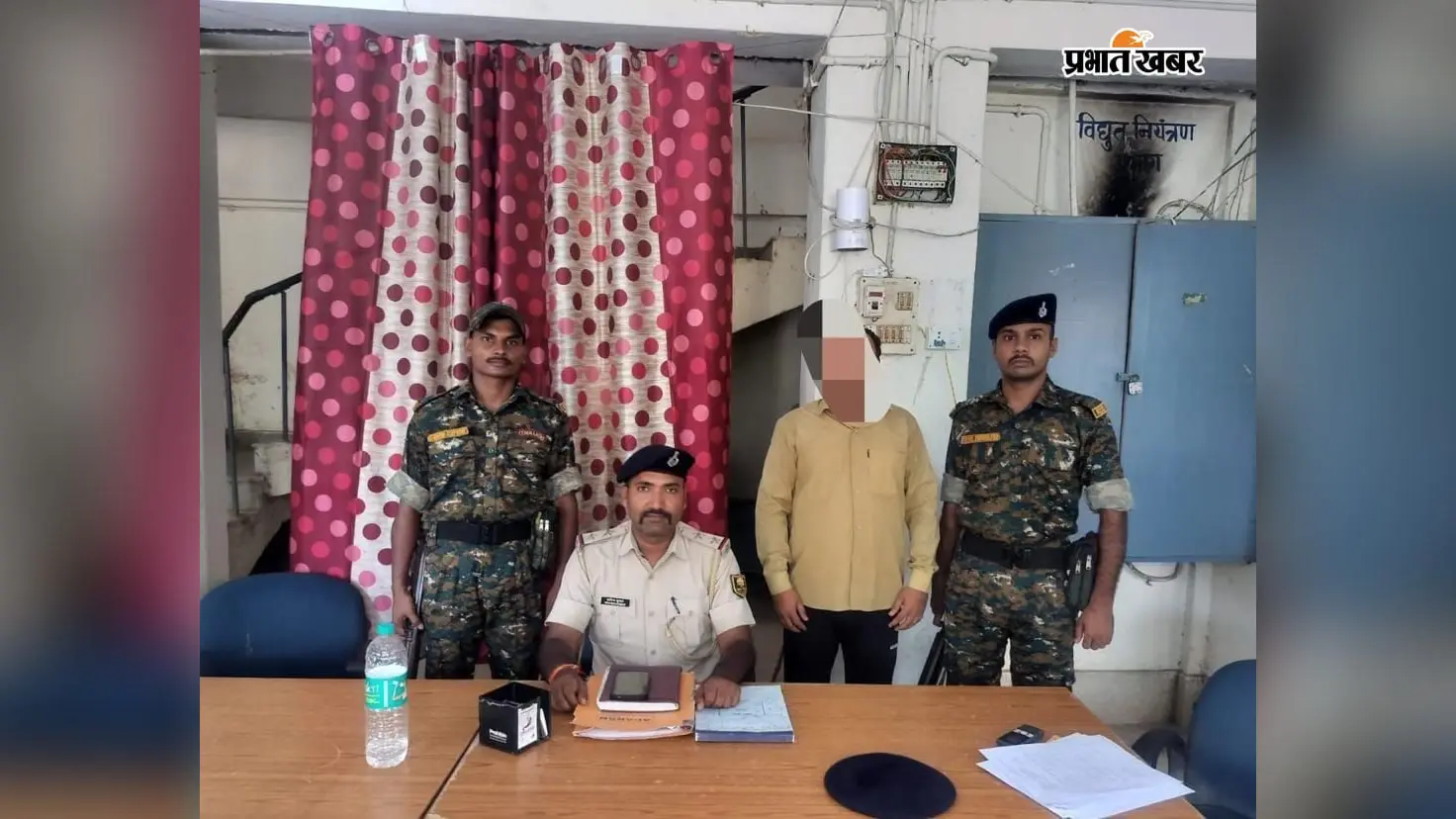 स्कूली छात्रा से अभद्र व्यवहार के आरोप में शिक्षक गिरफ्तार, 'पुलिस दीदी' की त्वरित कार्रवाई