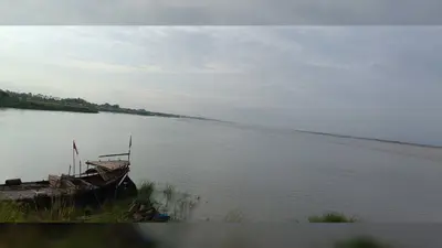 नवगछिया में गंगा का जलस्तर बढ़ा, रघोपुर में 13 सेमी की बढ़ोतरी; सभी तटबंध फिलहाल सुरक्षित
