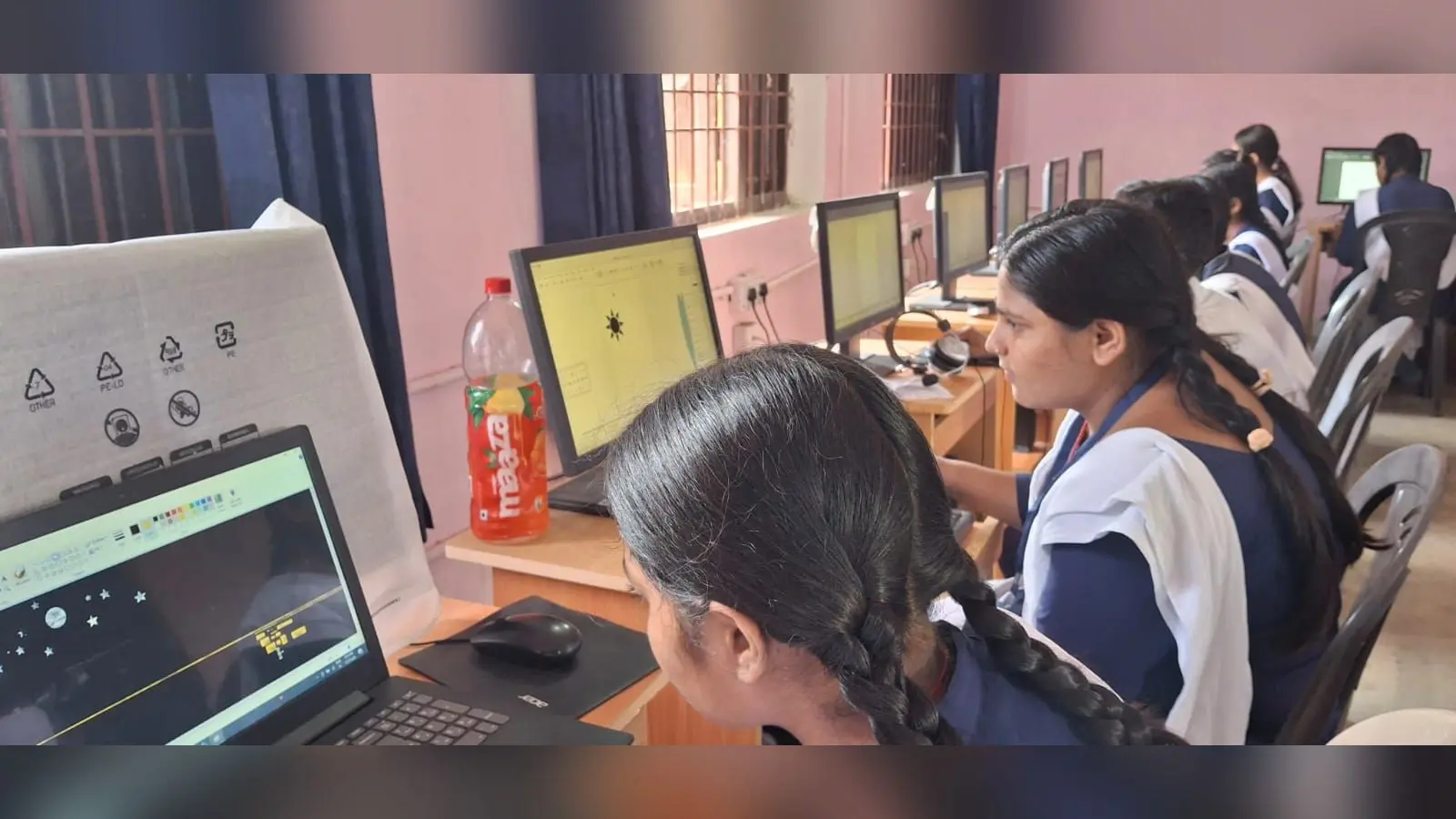 SDM की पहल से बदली तस्वीर, वीरपुर के इस स्कूल में शुरू हुई नियमित कंप्यूटर क्लास, छात्राओं ने कहा- अब हमारे सपनों को मिलेगी नई उड़ान