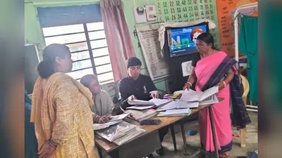बच्चों से संवाद, गुणवत्तापूर्ण प्रारंभिक शिक्षा व पोषण सेवा पर जोर