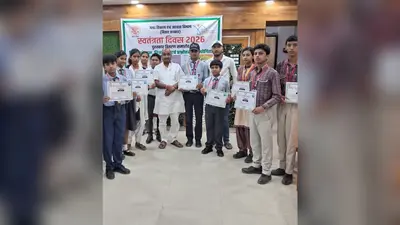 पुपरी नगर परिषद ने प्रतियोगिता के विजेताओं को किया सम्मानित, सरकारी योजनाओं की जानकारी पर दिया जोर