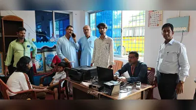 नालंदा : राजगीर के स्कूल में लगा आधार शिविर, डाकघरों में मिल रहा गंगाजल और वॉटरप्रूफ राखी लिफाफा