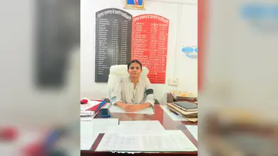 छपरा में BDO पर हमले के विरोध में रोहतास में काला बिल्ला लगाकर किया काम, अधिकारियों ने मांगी सुरक्षा