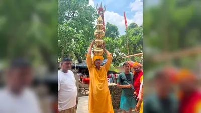 70 साल पुराने शिव मंदिर के नए गुंबद का निकला भव्य नगर भ्रमण, जयकारों से गूंजा रोहतास