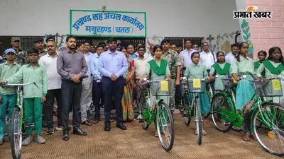एक साल से अनुपस्थित कर्मी पर कार्रवाई का निर्देश, डीसी ने किया मयूरहंड ब्लॉक कार्यालय का निरीक्षण