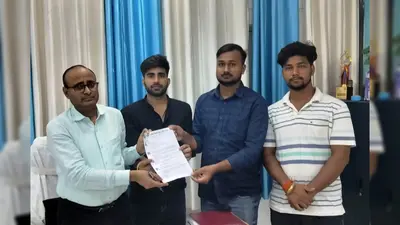 रोहतास: शहीद निशांत सिंह पुस्तकालय की बदहाली पर ABVP का प्रदर्शन, DEO को सौंपा 10 सूत्री ज्ञापन