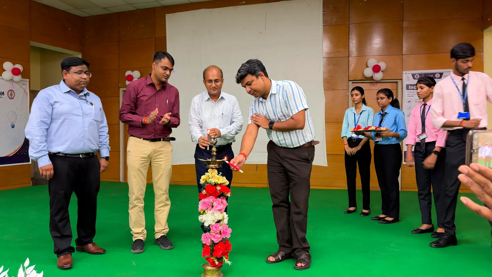 रोहतास: शेरशाह इंजीनियरिंग कॉलेज में स्टार्टअप पिच डेक कार्यशाला, DM ने युवाओं को नवाचार और उद्यमिता के लिए किया प्रेरित