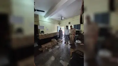 गया जी : बांकेबाजार में शराब माफियाओं पर पुलिस का शिकंजा, 330 लीटर शराब के साथ चार धंधेबाज गिरफ्तार