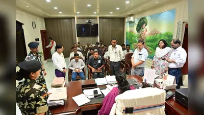 सबका सम्मान-जीवन आसान' जनता दरबार में 222 आवेदनों की सुनवाई, डीएम ने सात दिन में कार्रवाई के दिए निर्देश