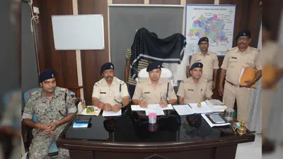 Deoghar News: चोरी के दो आरोपी व जेवर खरीदने वाला दुकानदार गिरफ्तार, आभूषण बरामद