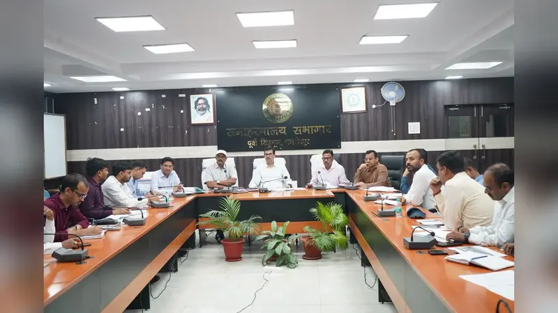 सात साल से अटकी मानगो बस स्टैंड पार्किंग समस्या का होगा समाधान, डीसी ने दिए सख्त निर्देश