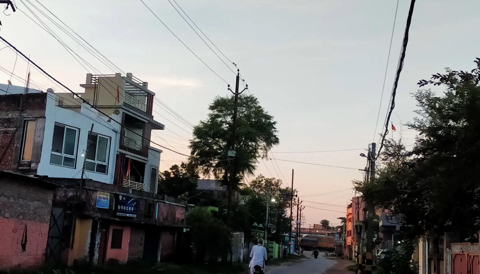 धूप की धमक के साथ बरसेंगे बादल, मौसम विभाग ने जारी किया 'येलो अलर्ट'