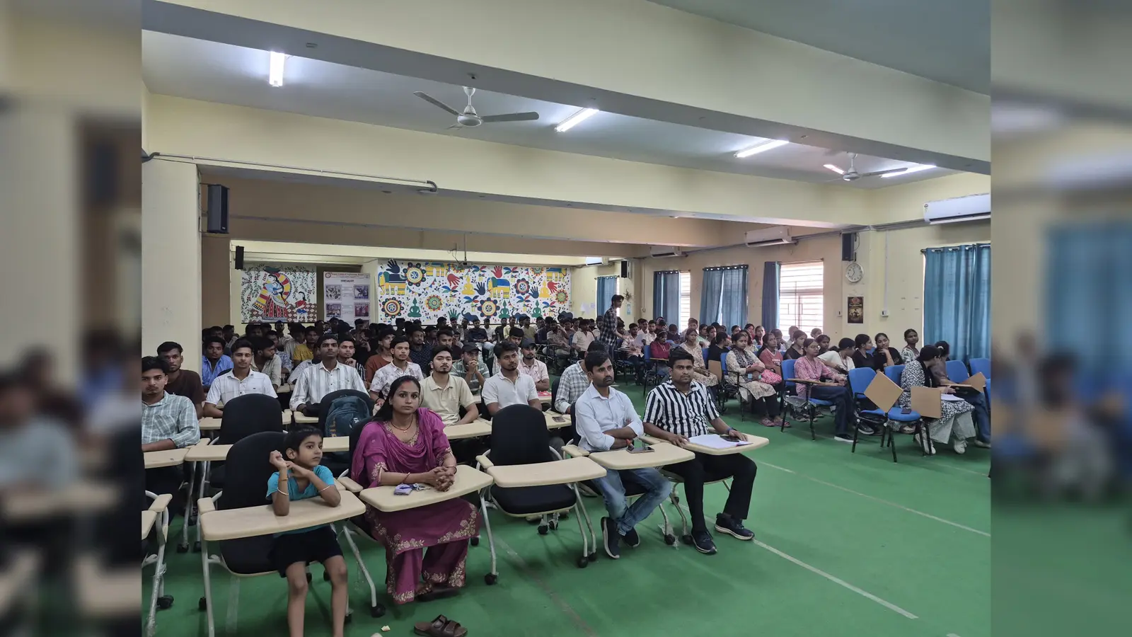 सुपौल इंजीनियरिंग कॉलेज में स्टार्टअप का उत्साह, IIT पटना के विशेषज्ञ ने छात्रों को सिखाया निवेशकों को प्रभावित करने का फॉर्मूला