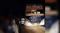 कोडरमा घाटी में बस-ट्रक की टक्कर, चार वाहन भिड़े, घंटों जाम से यात्री रहे परेशान