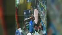महनार में एक ही रात दो दुकानों में लाखो की चोरी, CCTV मे कैद हुई वारदात