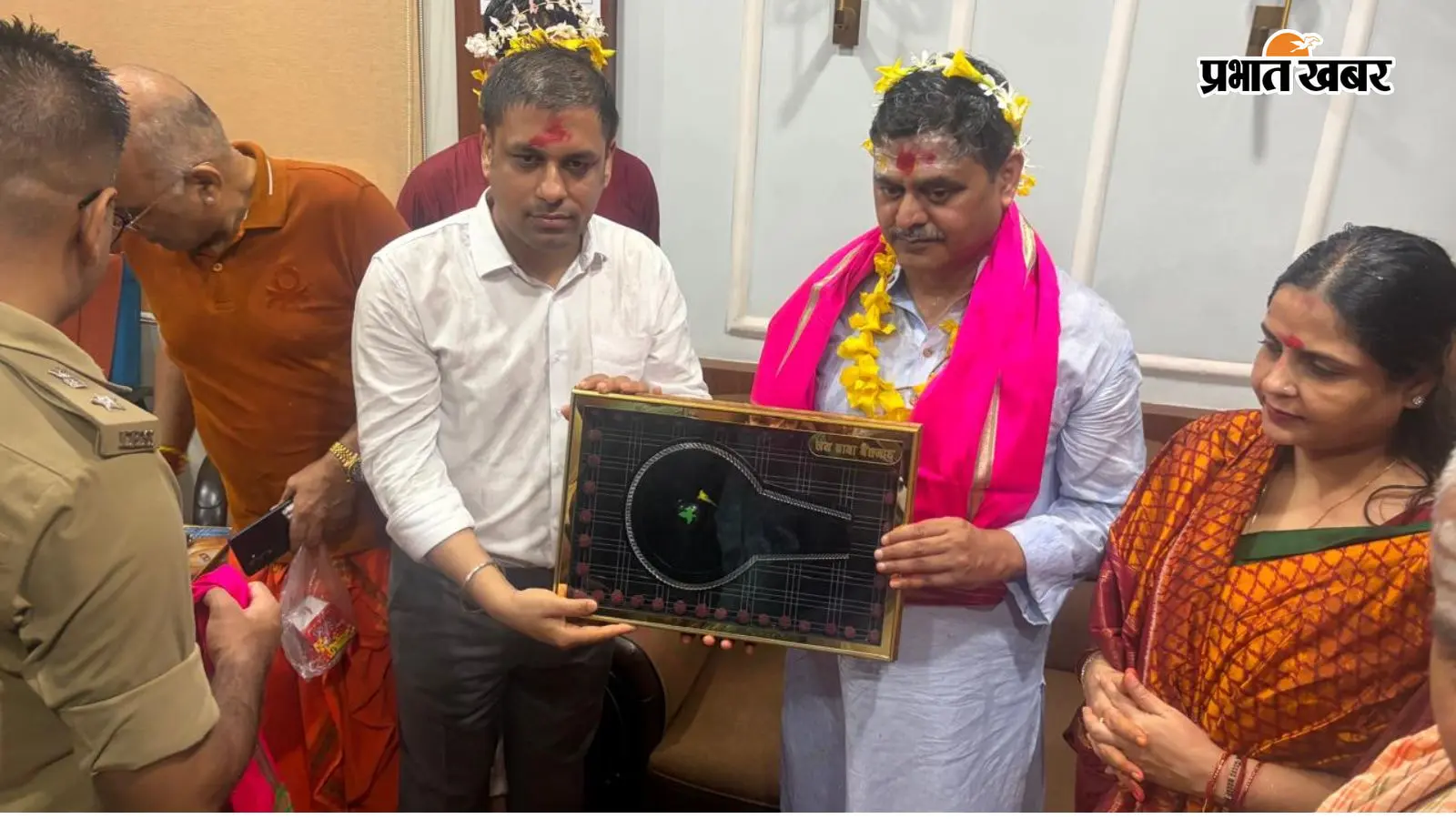 बाबा बैद्यनाथ धाम पहुंचे मुख्य सचिव अविनाश कुमार, परिवार संग की विधिवत पूजा-अर्चना