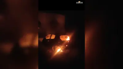 सारण : मुखिया की कार में आधी रात लगाई आग, धू-धू कर जलकर खाक हुई गाड़ी, गांव में दहशत
