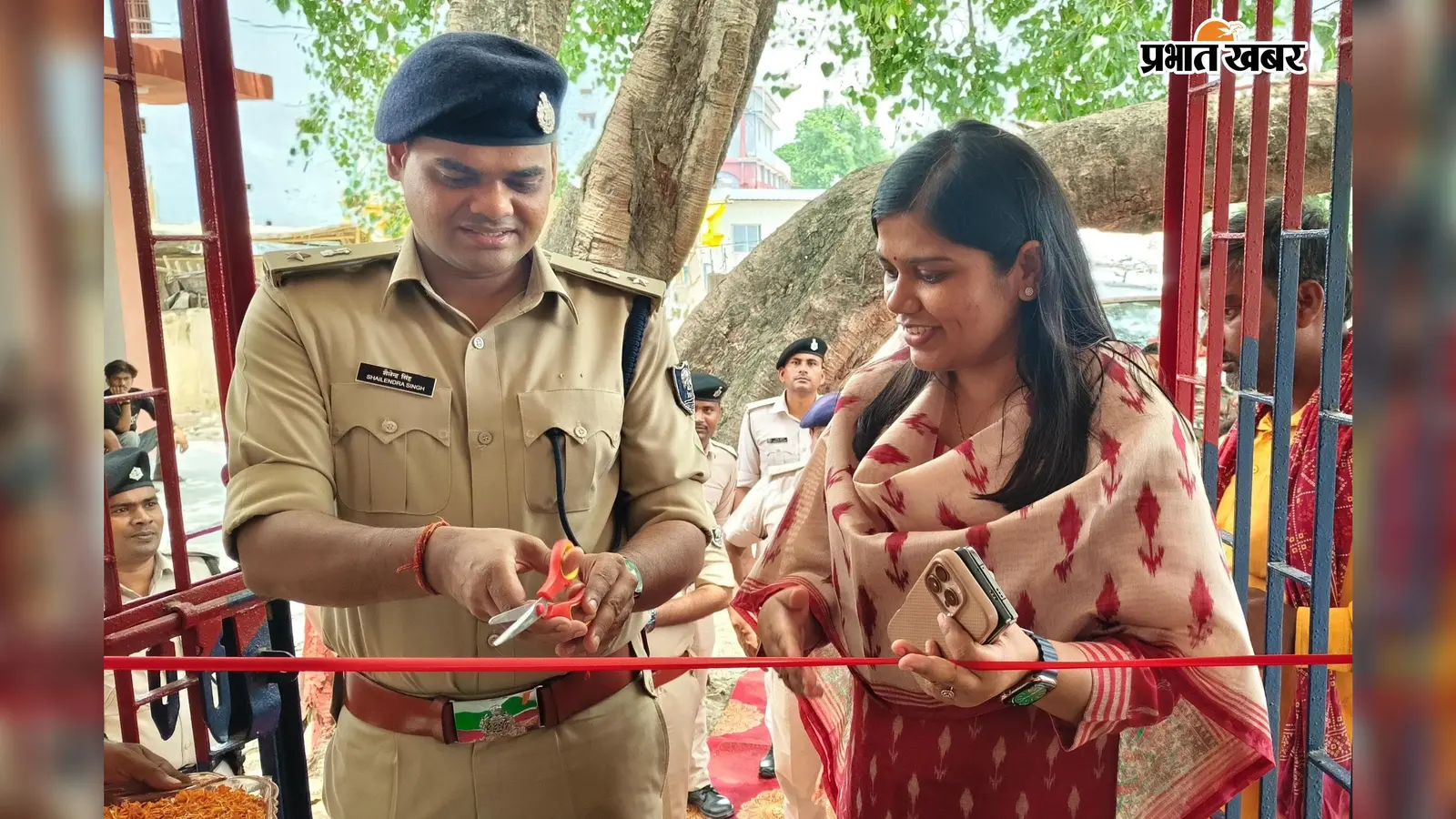 अब देकुली धाम में 24 घंटे रहेगी पुलिस की निगरानी, डीएम-एसपी ने किया नए पिकेट का उद्घाटन