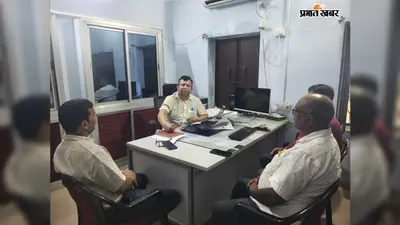 NEET पेपर लीक प्रदर्शन के दौरान अधिकारियों पर हमले के खिलाफ प्रशासन एकजुट, रजौली में BDO ने काला बिल्ला पहन दर्ज कराया विरोध