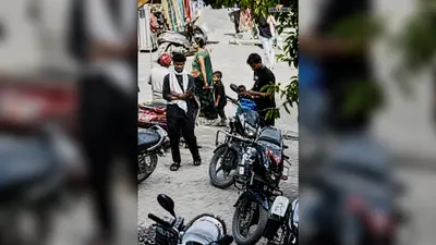 सीवान में मैरवा SBI एडीबी शाखा के बाहर से बाइक चोरी, सीसीटीवी में कैद हुई वारदात