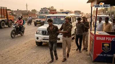 एनएच-227 के फोरलेन चौक पर पुलिस की कार्रवाई, नशे में हंगामा कर रहे दो युवक गिरफ्तार