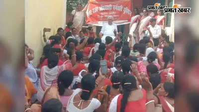 आंगनबाड़ी सेविका-सहायिकाओं का सीडीपीओ कार्यालय के बाहर धरना, 9 सूत्री मांगों को लेकर सौंपा ज्ञापन