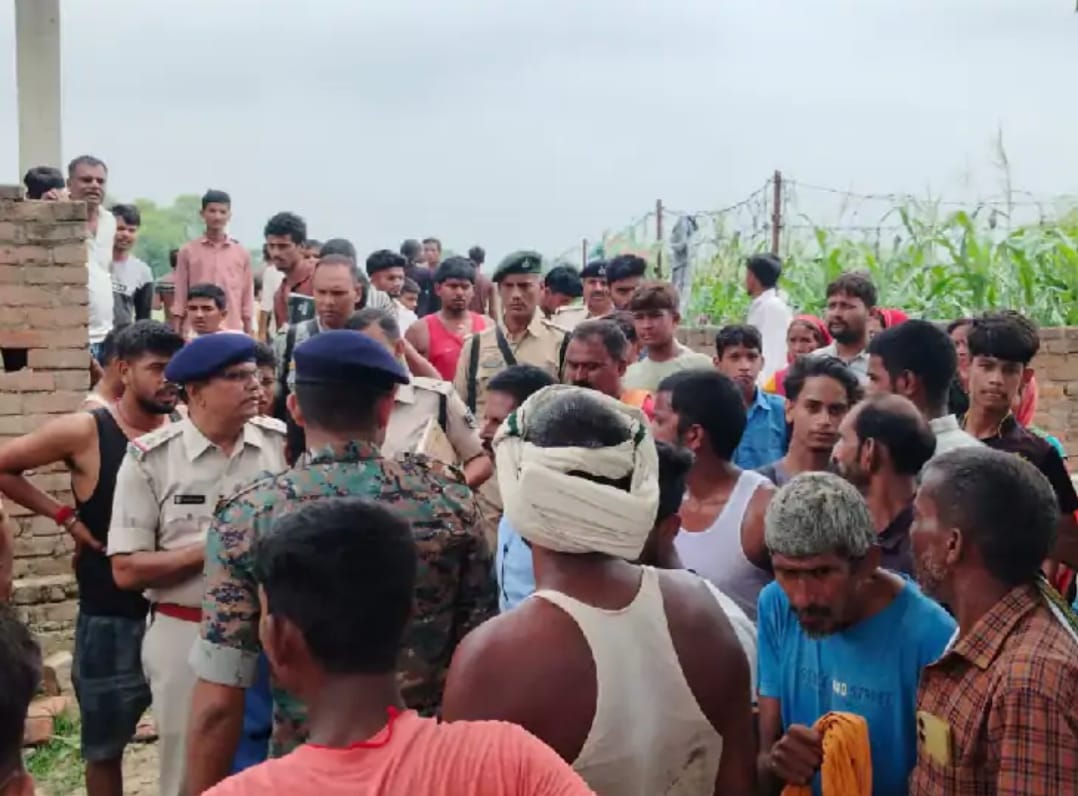 घटनास्थल पर पहुंची पुलिस