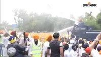चंडीगढ़ में बवाल : प्रदर्शनकारियों पर चला वाटर कैनन, अमृतपाल सिंह की रिहाई की कर रहे मांग