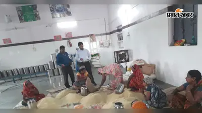 औरंगाबाद : मिड डे मील किचन की जांच में मिला खराब चावल, बीईओ ने गोदाम से हटाने का दिया निर्देश