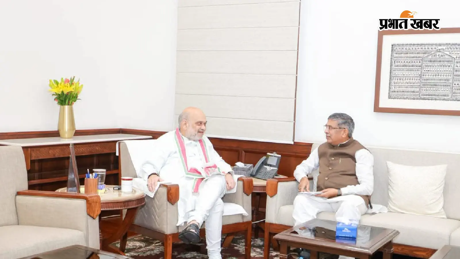 केंद्रीय गृहमंत्री अमित शाह से बातचीत करते झारखंड प्रदेश भाजपा अध्यक्ष आदित्य साहू (दाएं). फोटो: प्रभात खबर केंद्रीय गृहमंत्री अमित शाह से बातचीत करते झारखंड प्रदेश भाजपा अध्यक्ष आदित्य साहू (दाएं). फोटो: प्रभात खबर