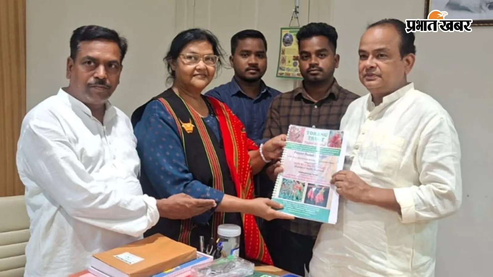 स्वास्थ्य मंत्री डॉ इरफान अंसारी से मुलाकात करते नेशनल इंस्टीट्यूट ऑफ एथनो मेडिसिन का प्रतिनिधिमंडल स्वास्थ्य मंत्री डॉ इरफान अंसारी से मुलाकात करते नेशनल इंस्टीट्यूट ऑफ एथनो मेडिसिन का प्रतिनिधिमंडल
