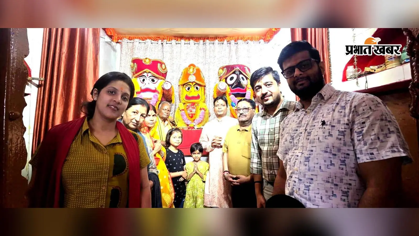 फोटो फाइल 29 आर-12 भगवान के दर्शन करते श्रद्धालु | Prabhat Khabar Network फोटो फाइल 29 आर-12 भगवान के दर्शन करते श्रद्धालु | Prabhat Khabar Network